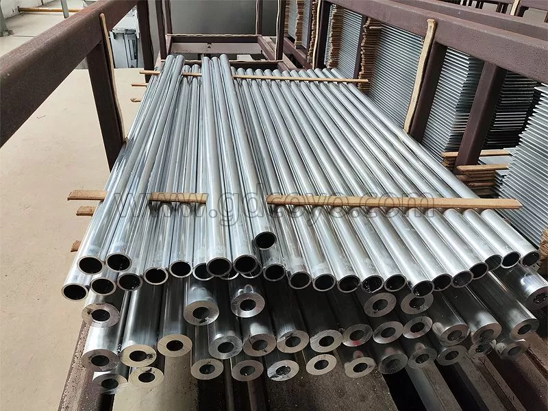 Round Aluminum Pipes